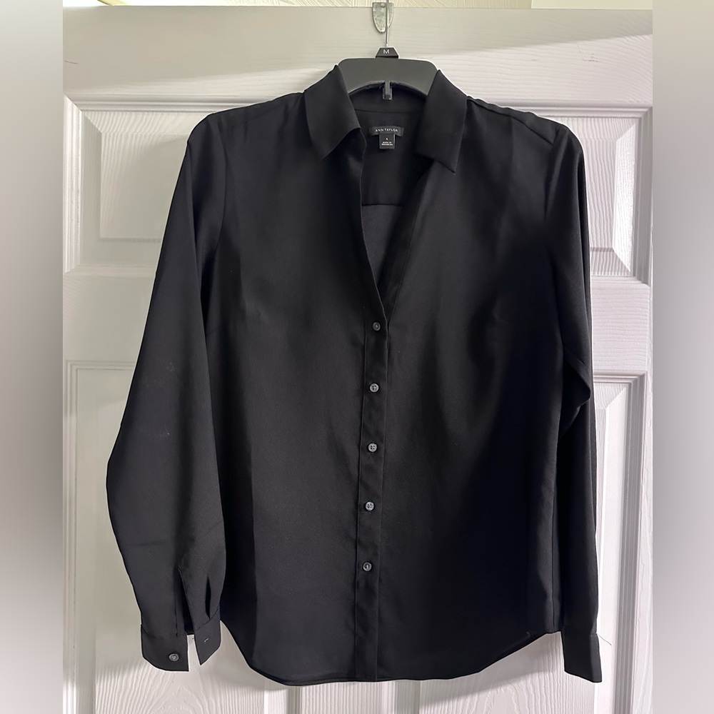 Ann Taylor Classic Black Button Down Shirt Size Small